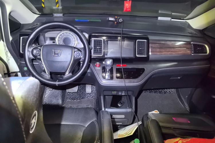 Used Honda Elysion 2016 2.4L Comfort Edition Center Console