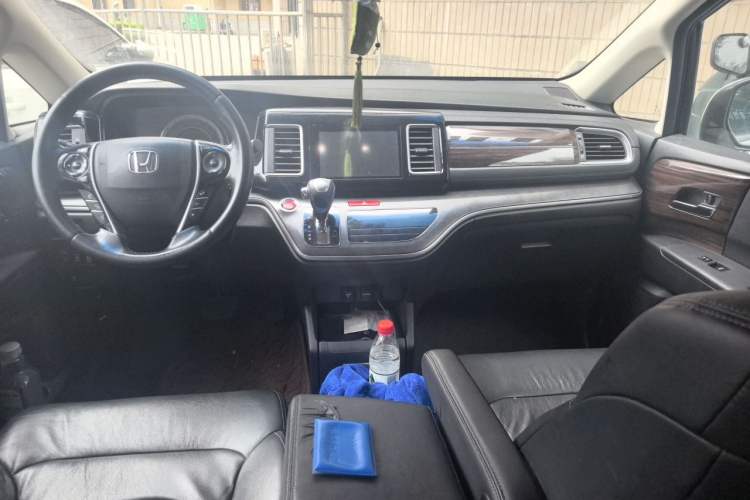 Used Honda Elysion 2016 2.4L Luxury Edition Center Console