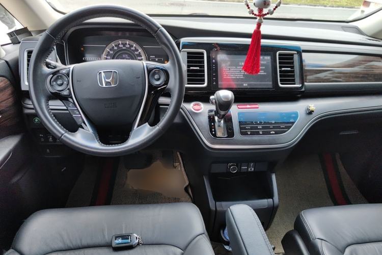 Used Honda Elysion 2016 2.4L Style Edition Center Console