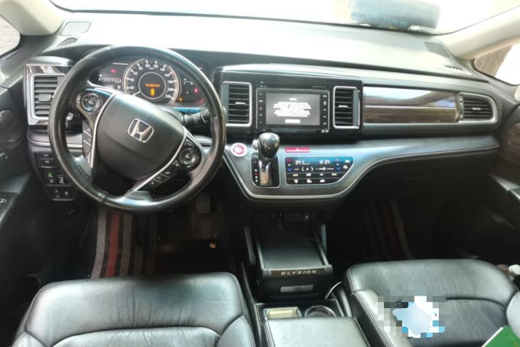 Used Honda Elysion 2016 2.4L Supreme Edition Center Console