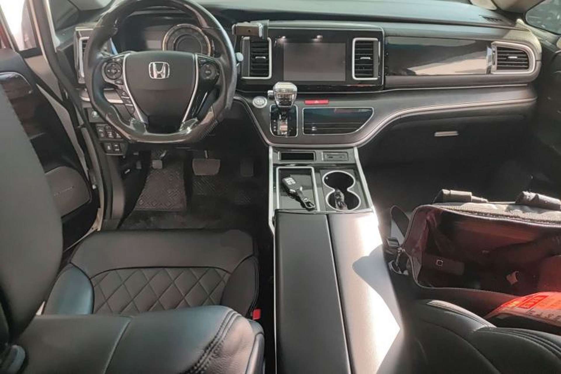 Used Honda Elysion 2016 2.4L Style Edition Center Console
