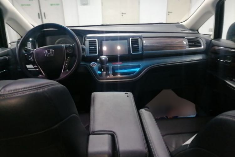 Used Honda Elysion 2016 2.4L Luxury Edition Center Console
