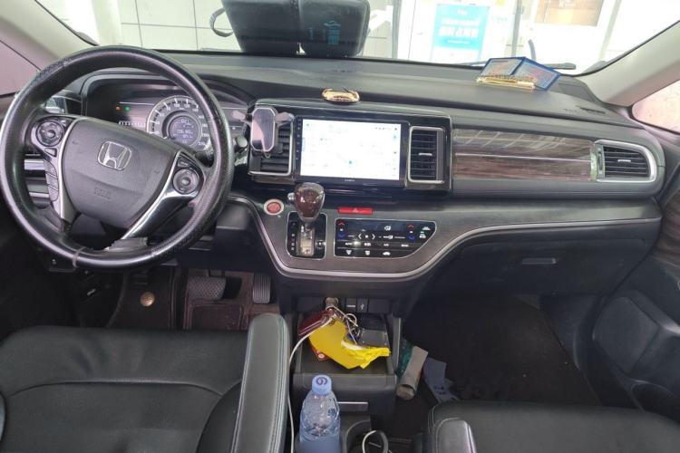 Used Honda Elysion 2016 2.4L Comfort Edition Center Console