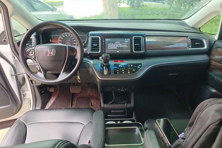 Used Honda Elysion 2016 2.4L Classic Edition Center Console