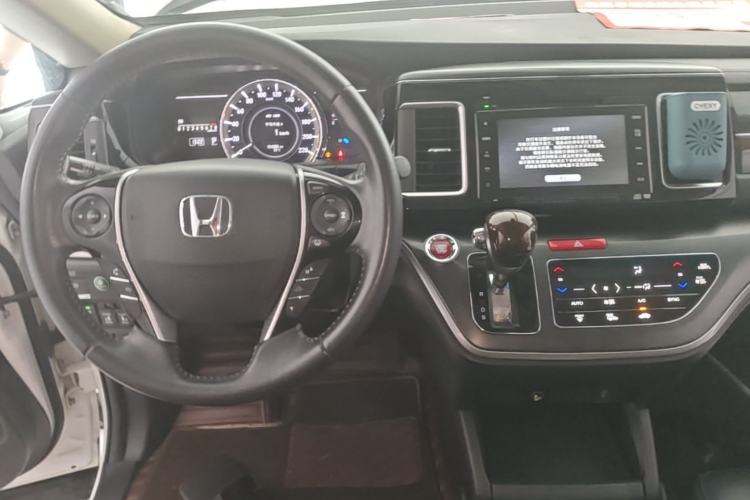Used Honda Elysion 2016 2.4L Supreme Edition Center Console