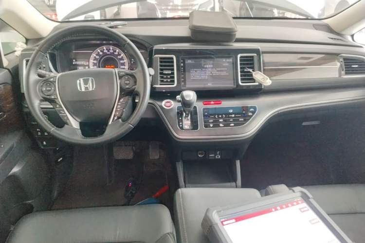 Used Honda Elysion 2016 2.4L Luxury Edition Center Console