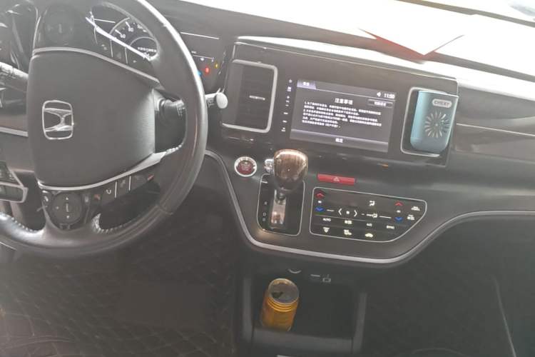 Used Honda Elysion 2016 2.4L Luxury Edition Center Console