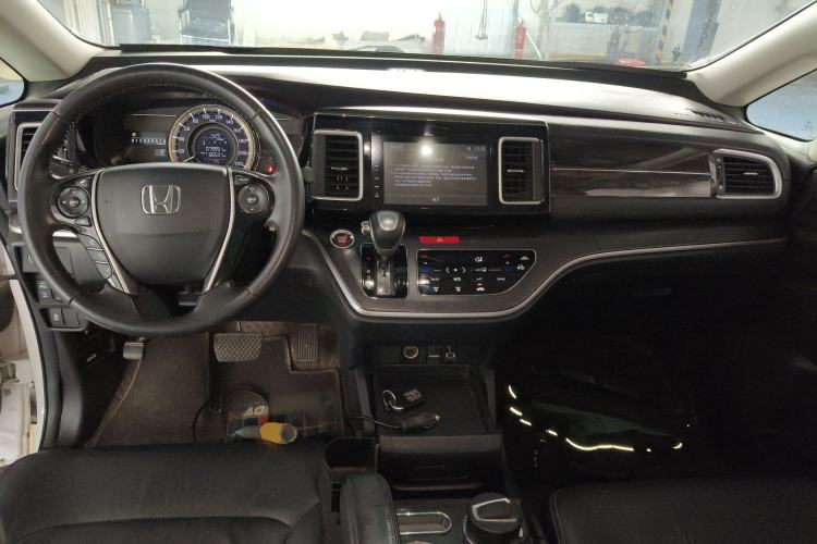 Used Honda Elysion 2016 2.4L Style Edition Center Console