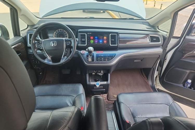 Used Honda Elysion 2016 2.4L Luxury Edition Center Console