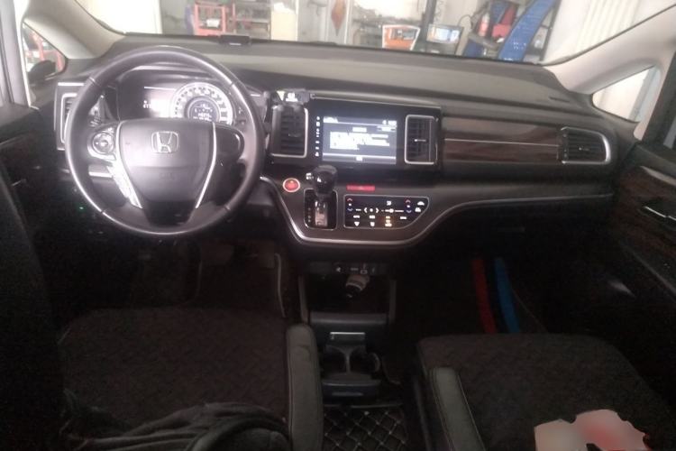 Used Honda Elysion 2016 2.4L Classic Edition Center Console