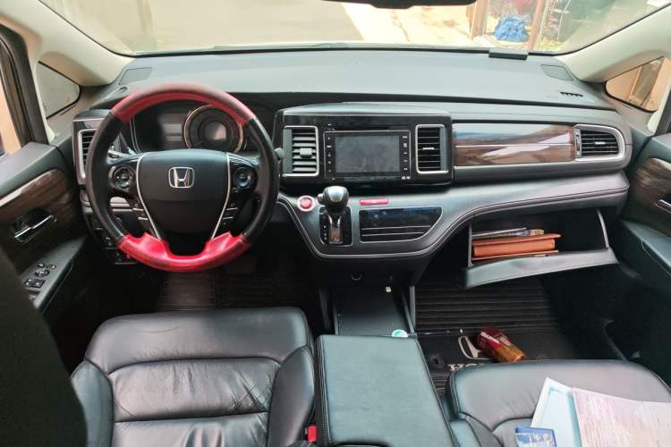 Used Honda Elysion 2016 2.4L Supreme Edition Center Console