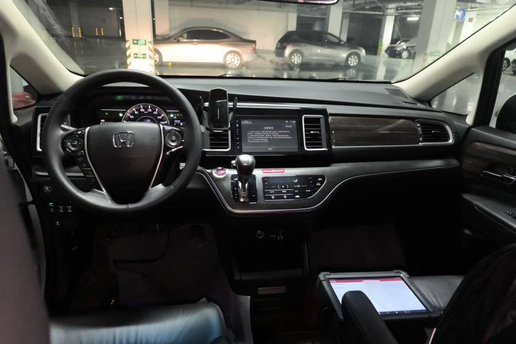Used Honda Elysion 2016 2.4L Style Edition Center Console