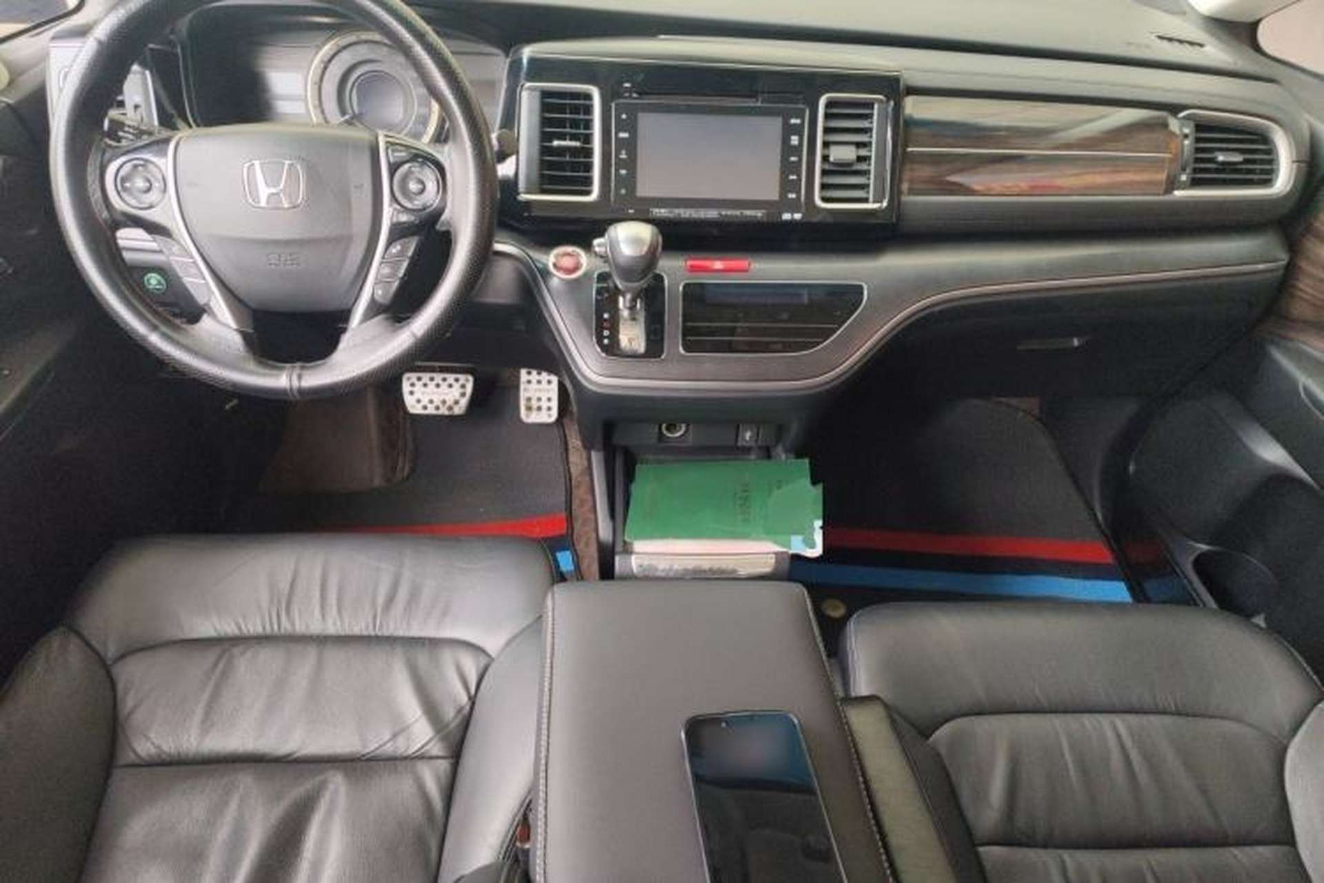 Used Honda Elysion 2016 2.4L Supreme Edition Center Console