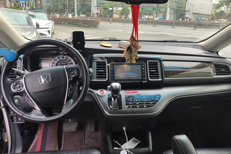 Used Honda Elysion 2016 2.4L Supreme Edition Center Console