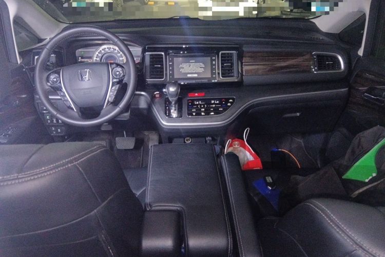 Used Honda Elysion 2016 2.4L Supreme Edition Center Console