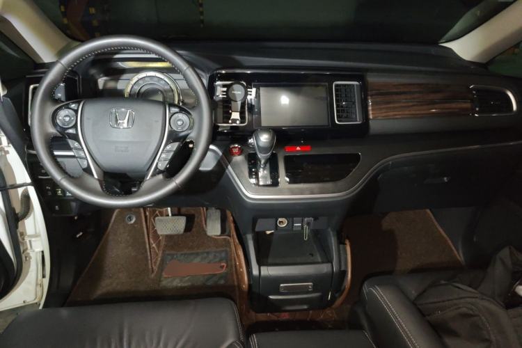 Used Honda Elysion 2016 2.4L Luxury Edition Center Console