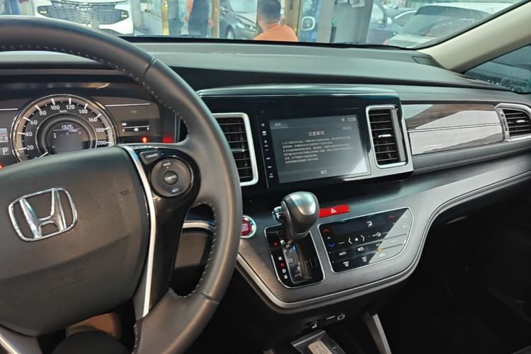 Used Honda Elysion 2016 2.4L Style Edition Center Console