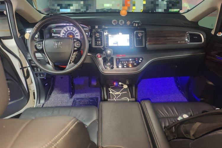 Used Honda Elysion 2016 2.4L Supreme Edition Center Console