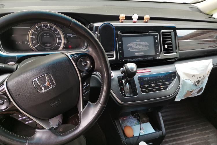 Used Honda Elysion 2016 2.4L Supreme Edition Center Console