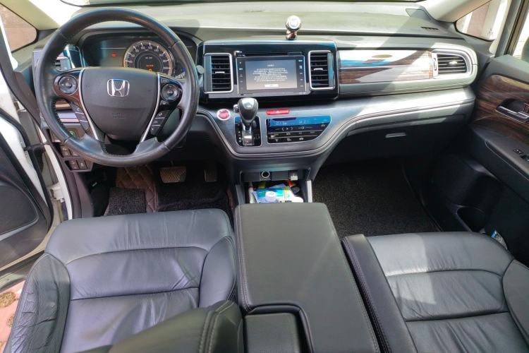 Used Honda Elysion 2016 2.4L Supreme Edition Center Console