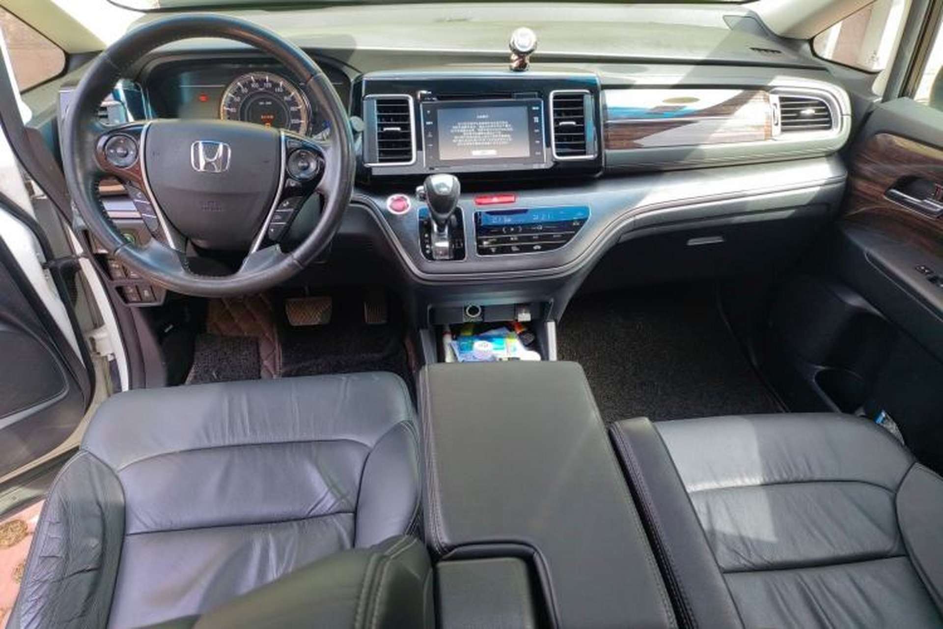 Used Honda Elysion 2016 2.4L Supreme Edition Center Console