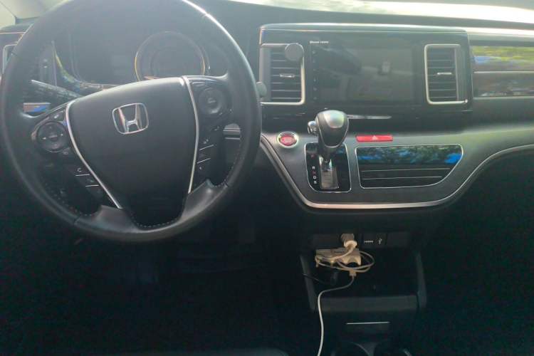 Used Honda Elysion 2016 2.4L Luxury Edition Center Console