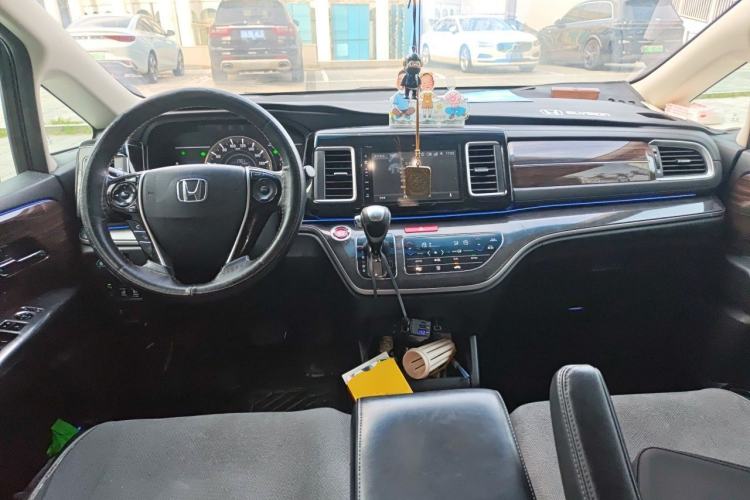 Used Honda Elysion 2016 2.4L Style Edition Center Console