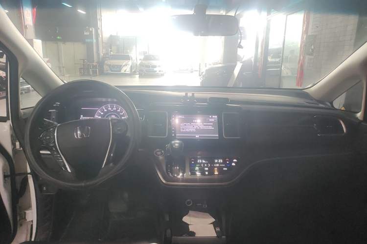 Used Honda Elysion 2016 2.4L Comfort Edition Center Console