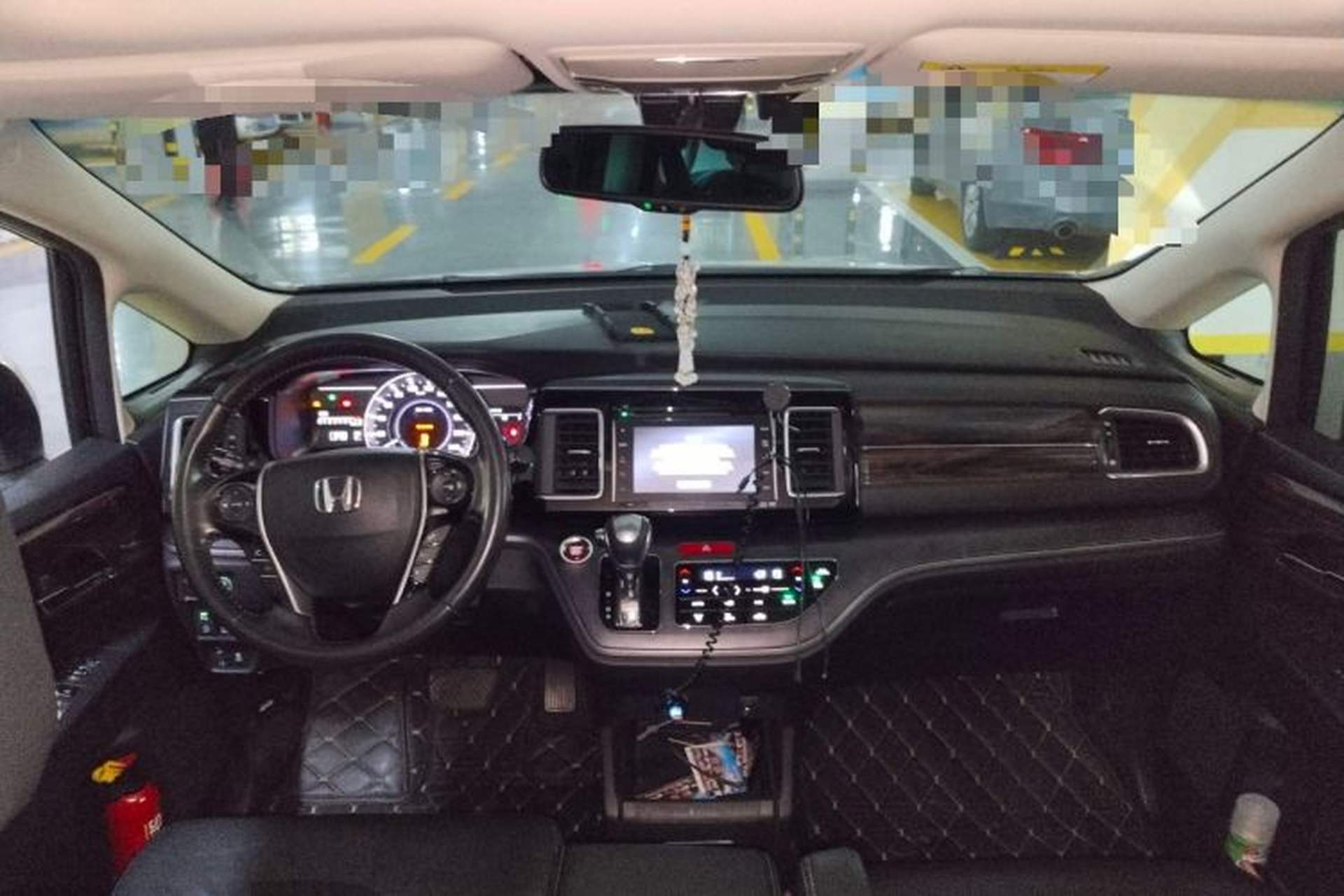 Used Honda Elysion 2016 2.4L Supreme Edition Center Console