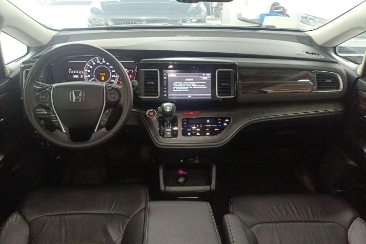 Used Honda Elysion 2016 2.4L Luxury Edition Center Console