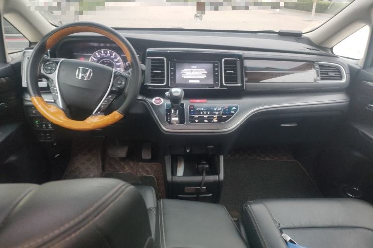 Used Honda Elysion 2016 2.4L Supreme Edition Center Console