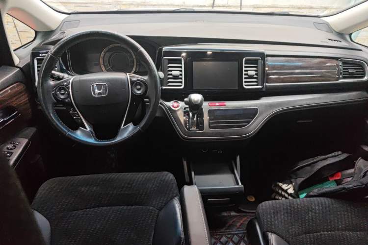 Used Honda Elysion 2016 2.4L Comfort Edition Center Console