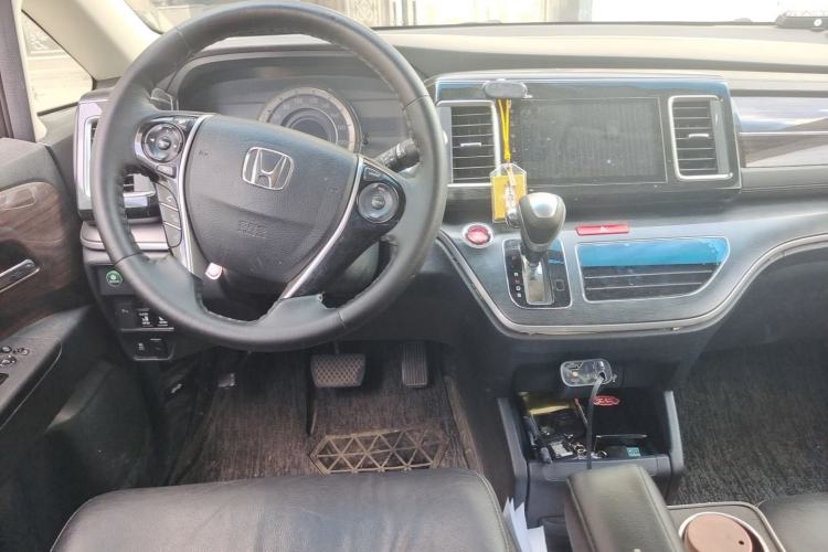 Used Honda Elysion 2016 2.4L Style Edition Center Console