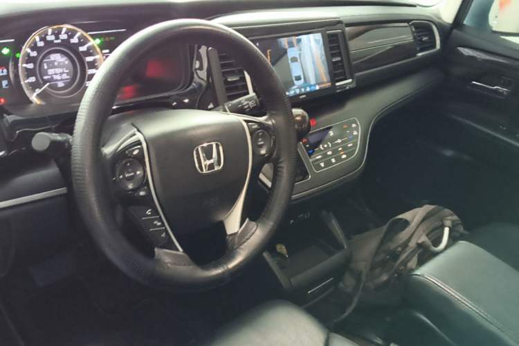 Used Honda Elysion 2016 2.4L Style Edition Center Console