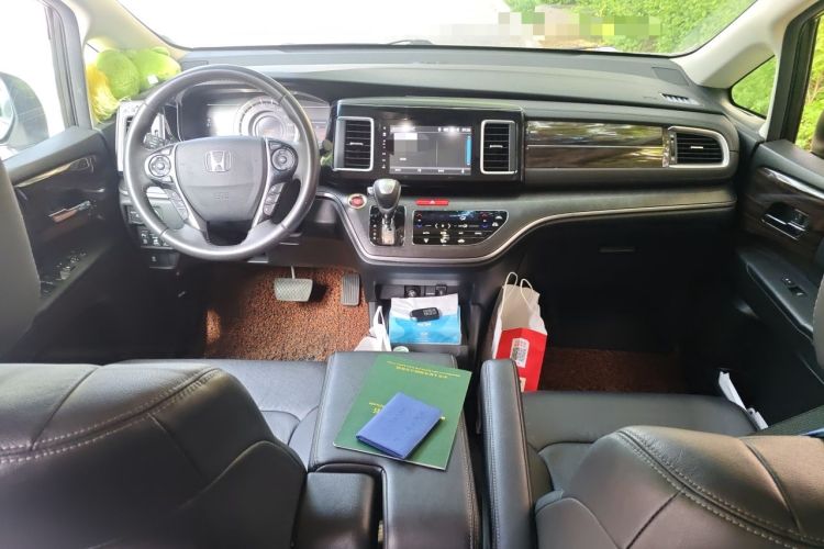 Used Honda Elysion 2016 2.4L Luxury Edition Center Console