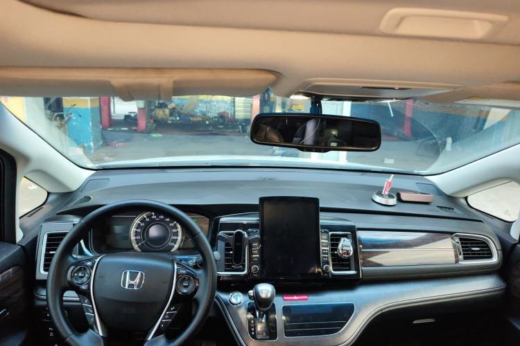 Used Honda Elysion 2016 2.4L Luxury Edition Center Console