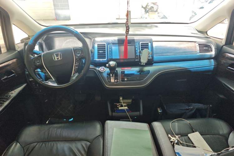 Used Honda Elysion 2016 2.4L Supreme Edition Center Console