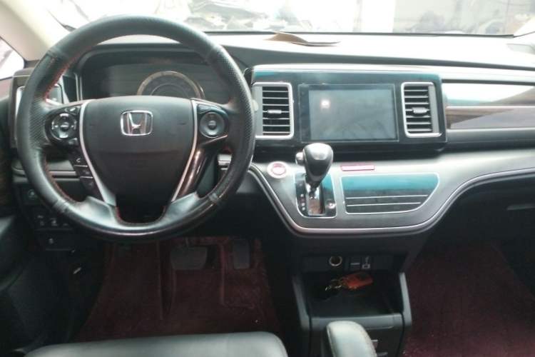 Used Honda Elysion 2016 2.4L Style Edition Center Console