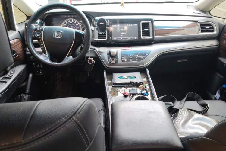 Used Honda Elysion 2016 2.4L Classic Edition Center Console