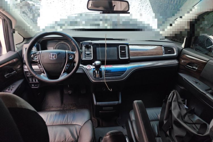 Used Honda Elysion 2016 2.4L Luxury Edition Center Console