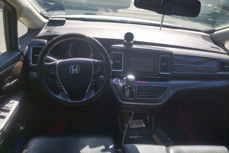 Used Honda Elysion 2016 2.4L Supreme Edition Center Console