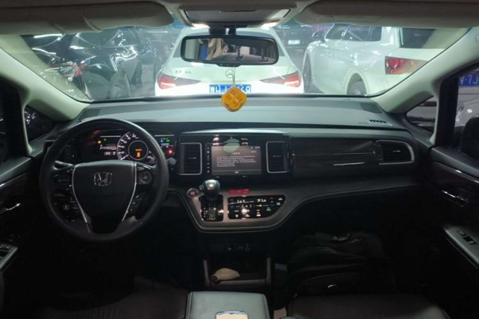 Used Honda Elysion 2016 2.4L Luxury Edition Center Console