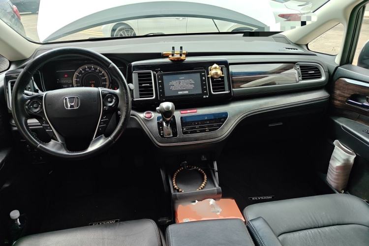 Used Honda Elysion 2016 2.4L Luxury Edition Center Console