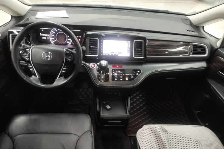 Used Honda Elysion 2016 2.4L Luxury Edition Center Console