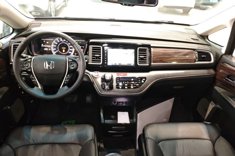 Used Honda Elysion 2016 2.4L Luxury Edition Center Console