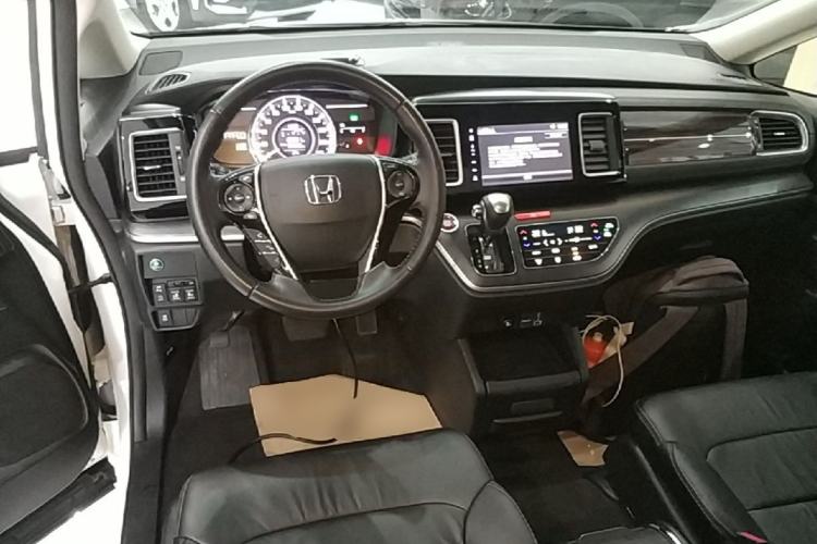 Used Honda Elysion 2016 2.4L Style Edition Center Console