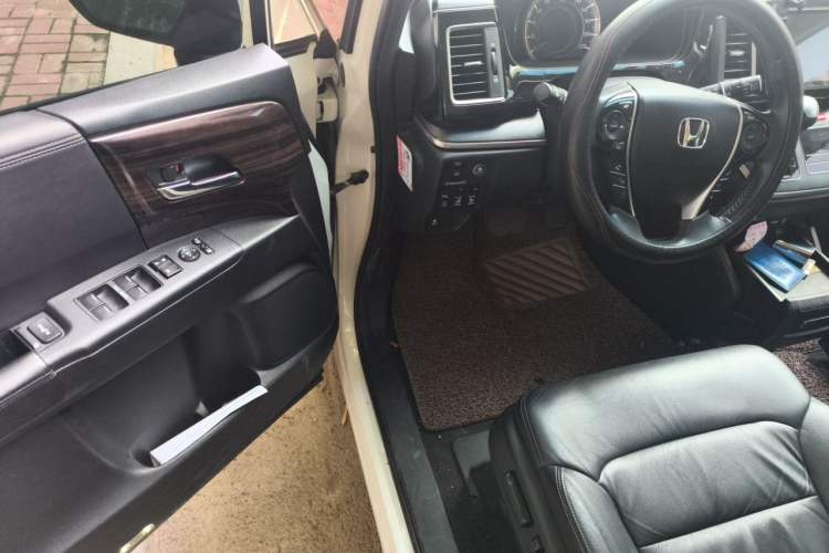 Used Honda Elysion 2016 2.4L Luxury Edition Driver Seat