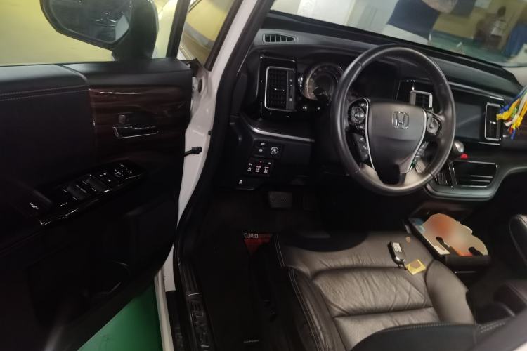 Used Honda Elysion 2016 2.4L Luxury Edition Driver Seat