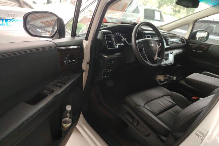 Used Honda Elysion 2016 2.4L Luxury Edition Driver Seat