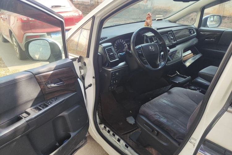 Used Honda Elysion 2016 2.4L Supreme Edition Driver Seat